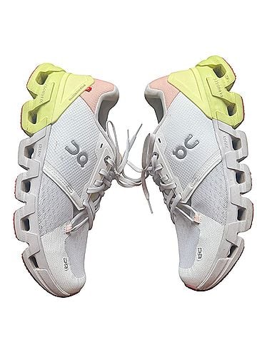 On Cloud Sneakers (view 1)