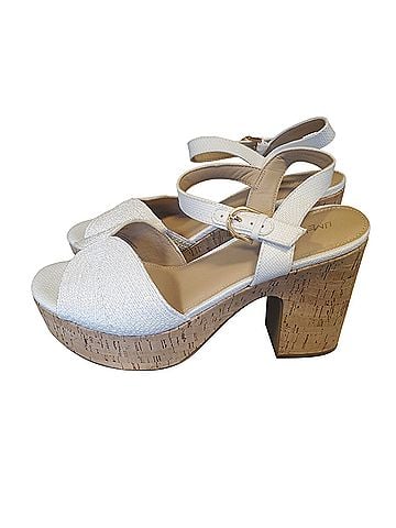 Lively Wedges (view 1)