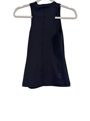 On Cloud Performance Tank Sleeveless Top (view 2)