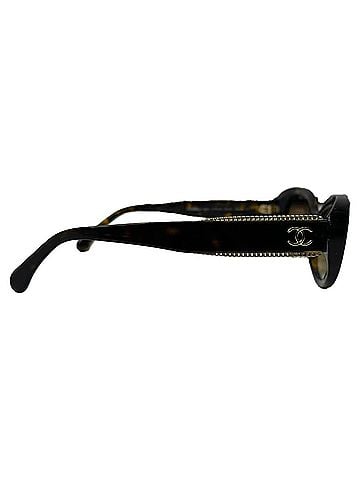 Chanel Chanel Tortoise Chain-Embellished Oval Sunglasses in Brown Acetate (view 2)