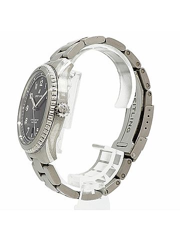 Breitling Breitling Navitimer 8 A17314 Black Dial Men's Watch (view 2)