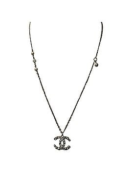 Chanel Chanel CC Pearl Crystal Embellished Necklace in Gold Metal (view 2)