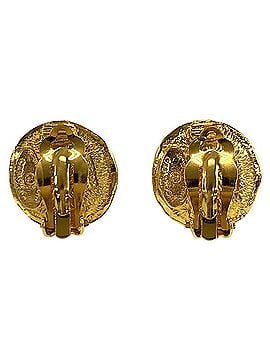 Chanel CHANEL Vintage Round Logo Gold Plated Faux Pearl Earrings for Women (view 2)
