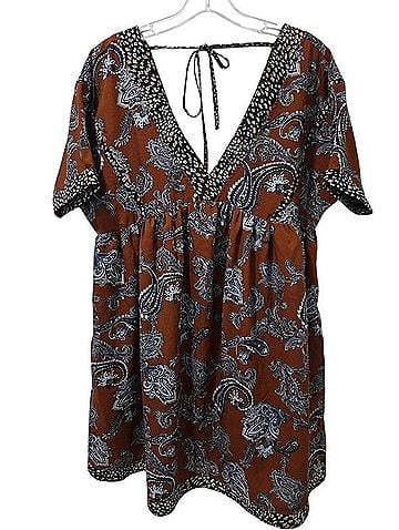 Entro Paisley V-Neck Mini Dress Casual Dress (view 2)