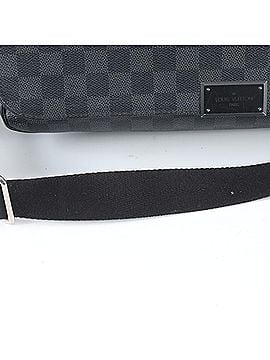 Louis Vuitton Louis Vuitton Damier Graphite District GM N41271 Leather Shoulder Bag for Men (view 2)
