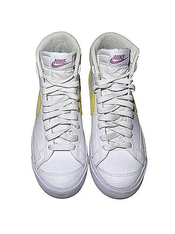 Nike Blazer Mid '77 Sneakers (view 2)