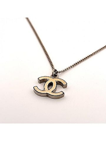 Chanel Chanel necklace, Coco Mark 07V, metal, silver, off-white, CC, reversible. (view 2)