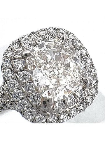 Tiffany & Co. Tiffany &amp; Co. Soleste Diamond Cushion Cut Ring in Platinum 950. (view 2)