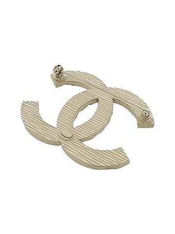 Chanel Chanel AB0780 Brooch (view 2)