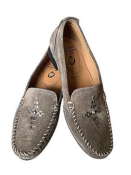 Calleen Cordero Flats (view 1)