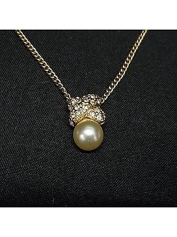 Christian Dior Christian Dior necklace, gold metal, rhinestones, faux pearls. (view 2)
