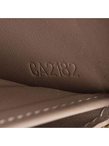 Louis Vuitton Louis Vuitton Monogram Vernis Zippy Wallet (view 2)