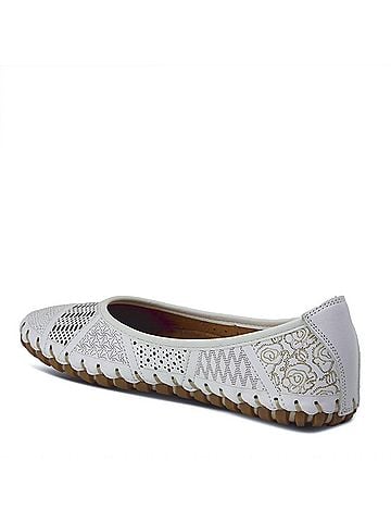 Spring Step Women's Kenyetta Flat Shoes in White (view 2)