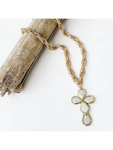 Virtue Women's Esther Luxe Pearl Cross On Twisted Etched Chain Necklace in Gold (view 2)