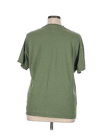 Gildan Taylor Swift 'Not A LOT GOING ON AT THE MOMENT' T-Shirt (view 2)