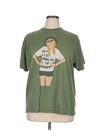 Gildan Taylor Swift 'Not A LOT GOING ON AT THE MOMENT' T-Shirt (view 1)