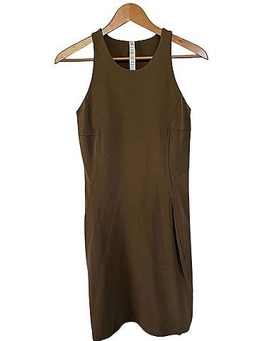 Lululemon Athletica Slim-Fit Above-Knee Dress Casual Dress (view 1)