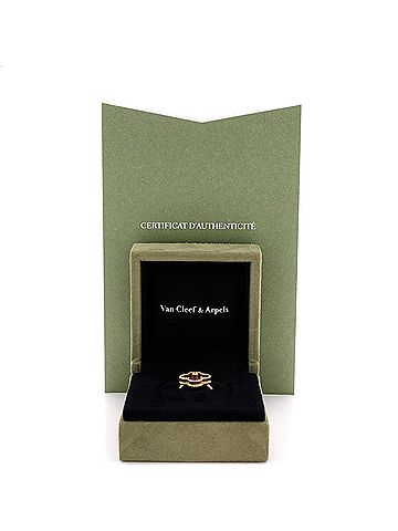 Van Cleef & Arpels Vintage Alhambra Ring 18K Yellow Gold with Carnelian and Diamond (view 2)