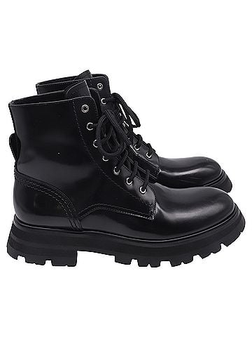 Alexander McQueen Alexander McQueen Wander Exaggerated Sole Boots in Black Leather (view 1)
