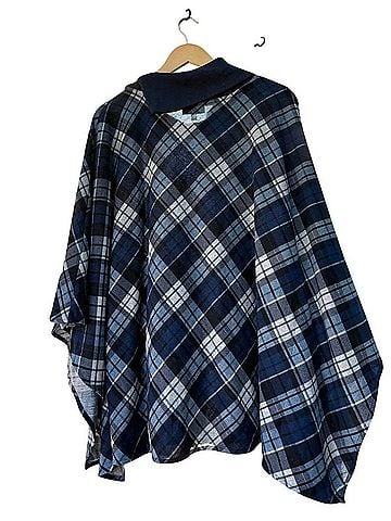 Fervour Poncho (view 2)
