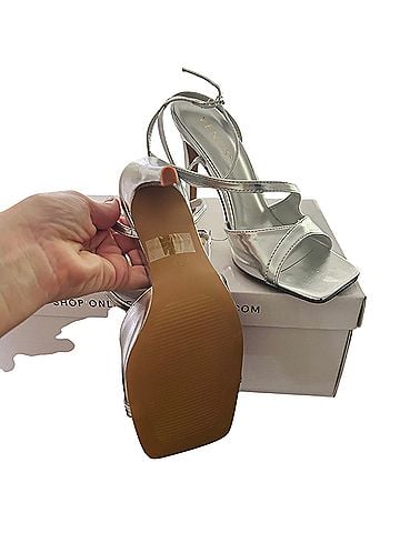 Venus Heels (view 2)