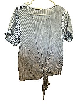 Le Lis Short Sleeve Blouse (view 1)