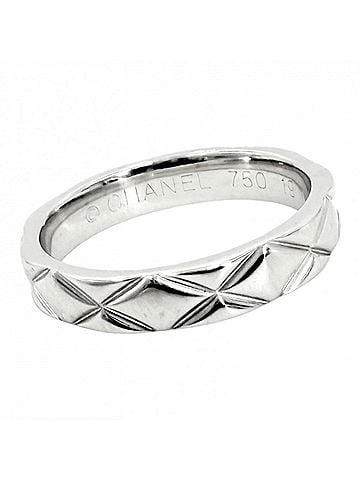 Chanel Chanel women's ring, Matelassé design, Au750 18K white gold, approximately 3.4g. (view 1)