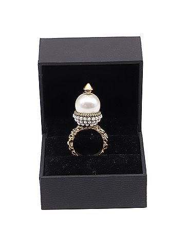 Gucci Gucci Faux Pearl Ring in Gold Metal (view 1)