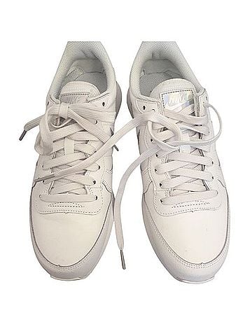 Nike Internationalist SE Sneakers (view 1)