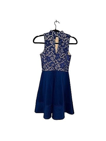Emerald Sundae Laceus Dress Casual Dress (view 2)