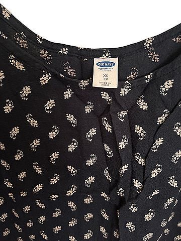 Old Navy Sleeveless Top (view 2)