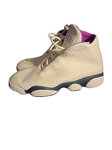 Jordan Nike Jordan Horizon GS 'Sail Hyper Violet' Sneakers (view 2)