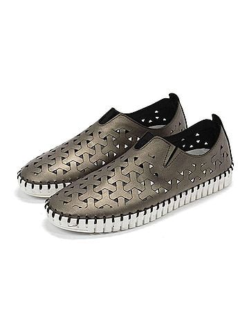 Eric Michael Women's Inez Leather Slip-On Flat Comfort Shoes in Pewter Metallic (view 2)