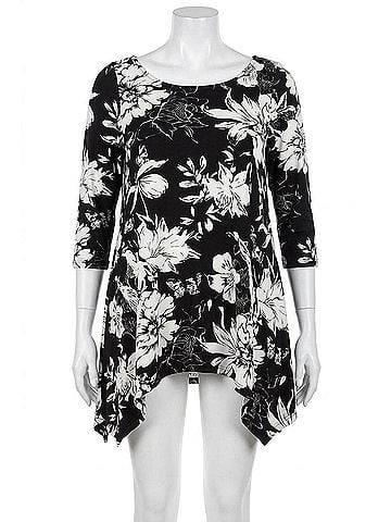 White Mark Plus Size Floral Scoop Neck Tunic Top With Pockets in Black (view 1)