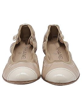 Chanel Chanel CC Cap-Toe Ballet Flats in Beige Leather (view 2)