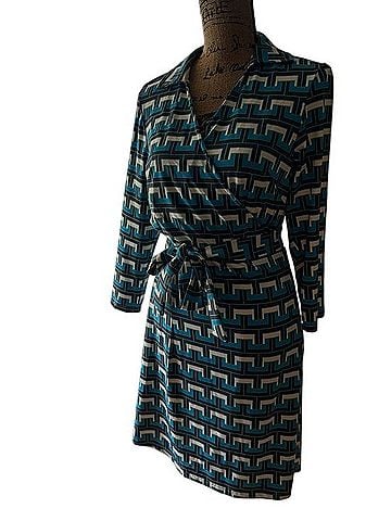 Elizabeth McKay Casual Dress (view 1)