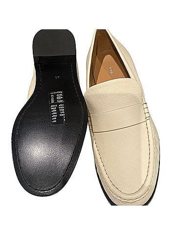 Cos Flats (view 2)