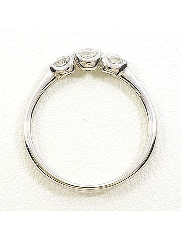 Unbranded 18K (18-karat white gold) ring with 0.30ct diamond, total weight 1.9g. Jewelry. (view 2)