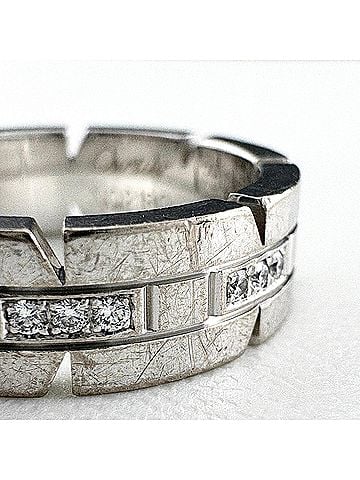 Cartier Cartier Tank Française Ring, with small diamonds, 750 diamond ring, for women. (view 2)