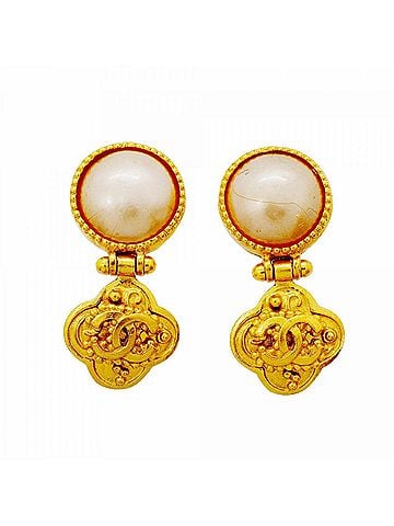 Chanel Chanel earrings, Coco Mark design, GP plated, faux pearl, gold, women's. (view 1)