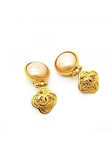 Chanel Chanel earrings, Coco Mark design, GP plated, faux pearl, gold, women's. (view 2)