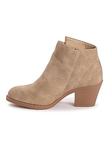 Muk Luks Women's Yellowstone Yardley Boots (view 2)