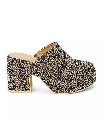 Matisse Women's Jayde Clog in Tan Leopard (view 1)