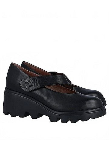 Wonders Women's Bulut Edgy Mary Janes Shoes in Black (view 1)