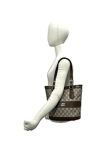 Gucci GUCCI Vintage Gucci Plus Tote Bag/Handbag, Brown, with Old Gucci/Gucci Pattern Logo Hardware. (Item No. 08904) (view 2)