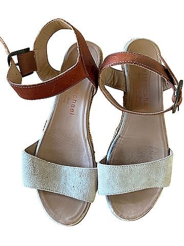 Eric Michael Sandals (view 1)