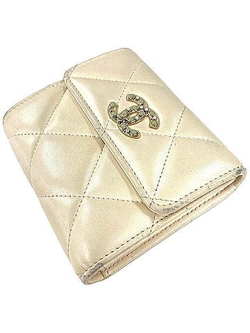 Chanel CHANEL Matelasse Tri-fold Wallet Lambskin AP2809 White Coco Pearl Women's (view 2)