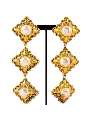 Chanel CHANEL diamond shaped 3-row earrings, fake pearl, GP 26 engraved, gold, ladies (view 1)