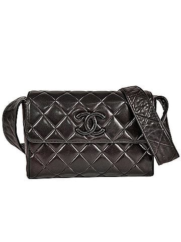 Chanel CHANEL Matelasse Leather Shoulder Bag Lambskin Black Coco Mark (view 1)
