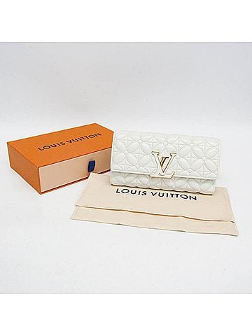 Louis Vuitton Louis Vuitton Monogram Flower Capucines Wallet M11417 Women's Lamb Leather Long Wallet (bi-fold) White (view 2)